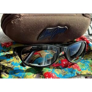 Maui Jim Cyclone MJ 136 02 Black FrameGrey Polarized Lens Sunglasses